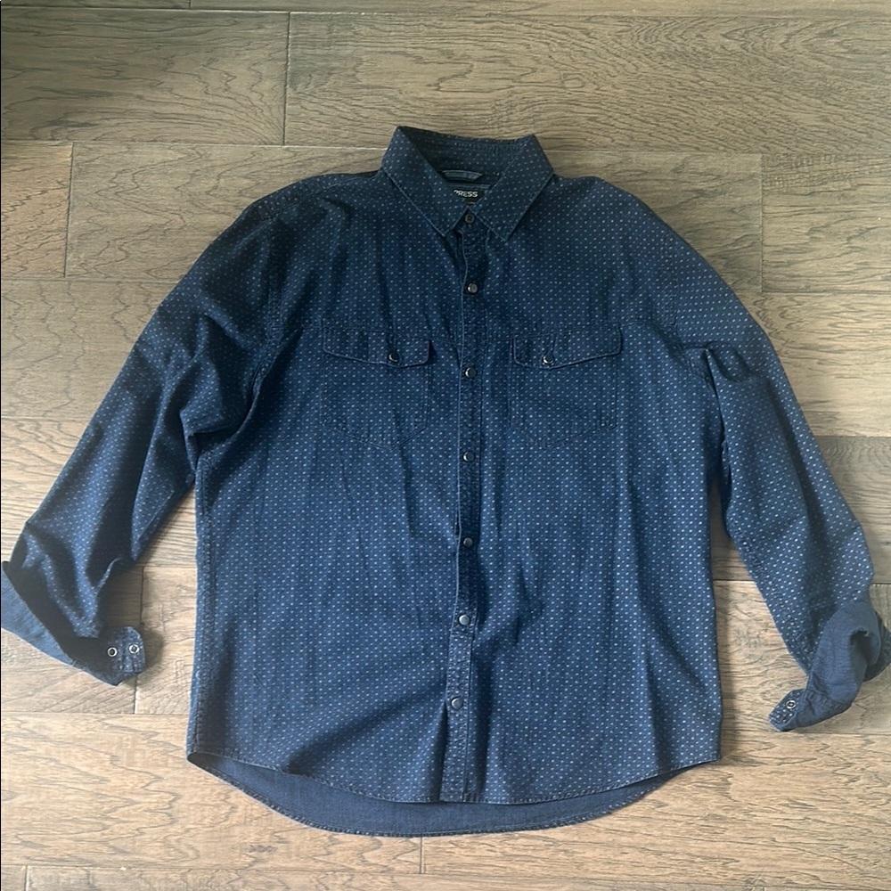 Express dark blue chambray patterned Men's pearl snap button down
